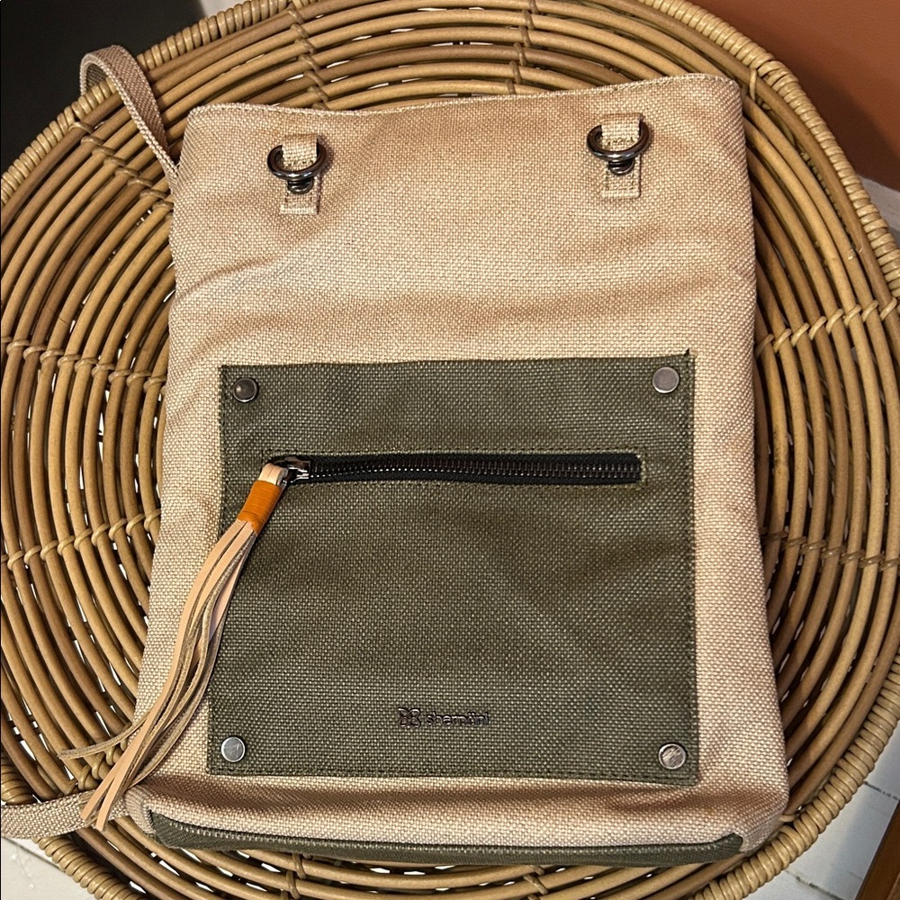 Sherpäni Beige and Green Canvas Bag